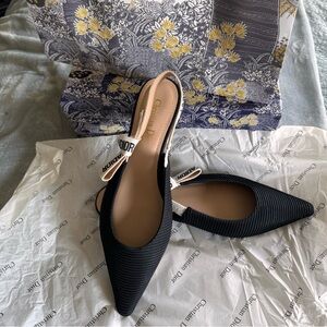 Selling Dior sandals